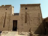 Philae Temple Isis Cour Centrale Pylone 2 0729